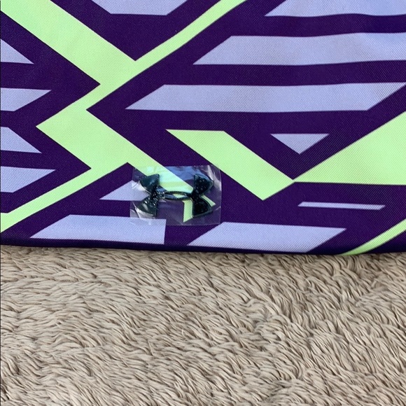 Under Armour Printed on the Run Tote - Picture 2 of 10